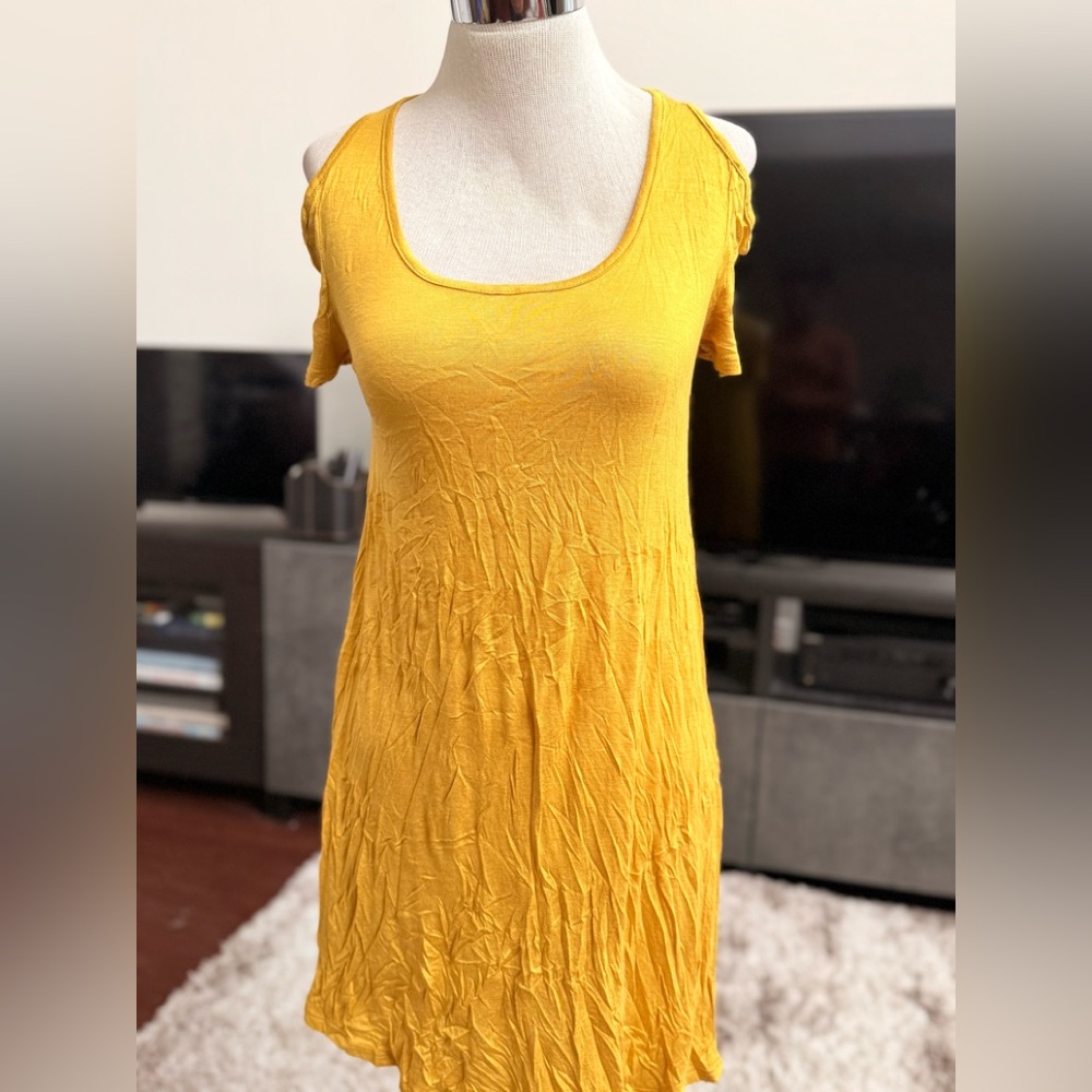 Cold Shoulder Top Sz M